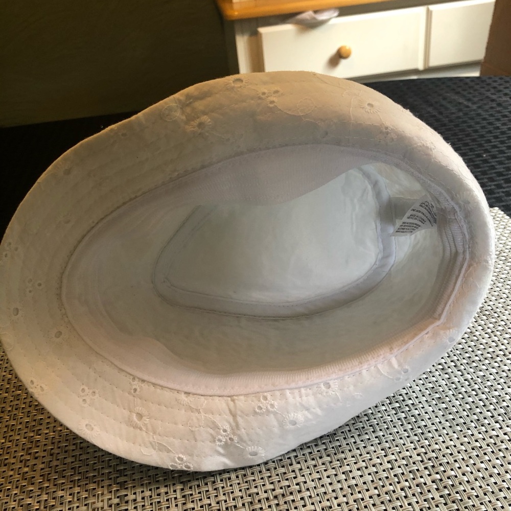 HAT - Picture 4 of 5
